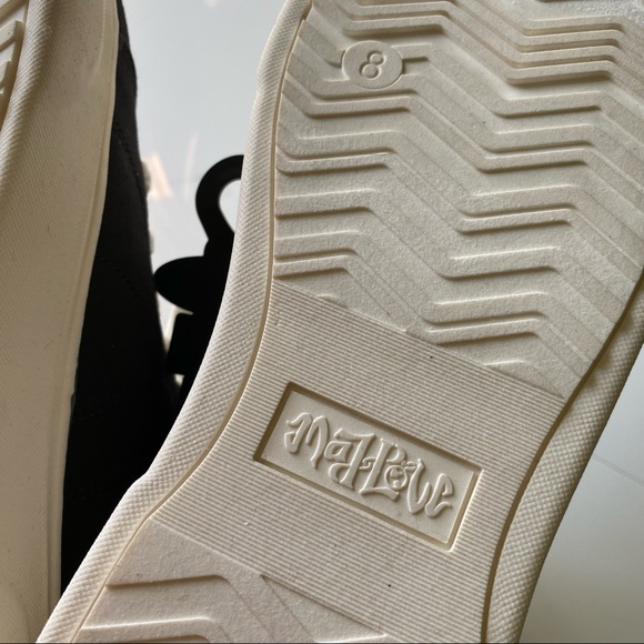 🖤5/$20 NWT Mad Love Black & White Sneakers - Picture 11 of 13